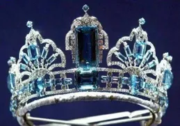 丹麥長公主首戴珍貴珠寶慶祝18歲，丹麥王室齊聚，前女王貴氣出席