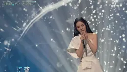 劉亦菲火鍋聚餐展反差萌，真實自我引網友熱議