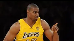 哈登是現役運氣最差的巨星，以他的實力完全有機會奪冠，可惜沒有