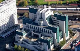 湖北大學外教竟是「間諜頭子」？網友：這劇情，比電視劇還離譜！