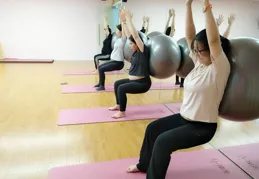 懷孕期間（前期、中期、後期）可以繼續健身、跑步等運動嗎？