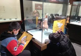 中學生給博物館挑錯，打了誰的臉