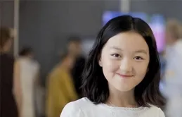 18歲李嫣近照曝光，兔唇痕跡消失不見，美出高度，不愧是王菲女兒