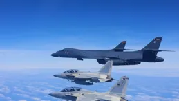 美菲軍演靶船自沈鬧笑話，中國艦隊威懾下東協態度微妙！