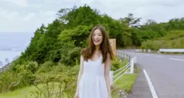 假期旅行，建議衣服穿得「松一點」，時髦大方真好看