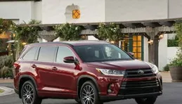 2萬公裏準新車，油電混合豐田漢蘭達，家用大七座！