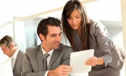 上司對我比較好，男朋友叫我辭職怎麽辦？