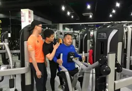 這一套英雄健身漫畫刷爆了美國朋友圈