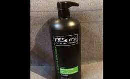 老是脫發該選什麽牌子的洗發水？