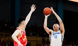 領600萬年薪！2公尺11大個子27分鐘搶2個板，京蜜：你怎麽這麽軟