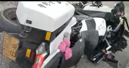 摩托車正常行駛撞了闖紅燈的電動車，需要賠償嗎？