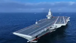 中國航母「山東艦」巡航「沖之鳥礁」，這才是直插日本人的肺管子