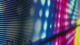 OLED vs MiniLED：誰才是家庭觀影的未來之選？