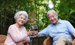 重陽節送禮別瞎買！給老人挑禮物，這4個原則比價格更重要