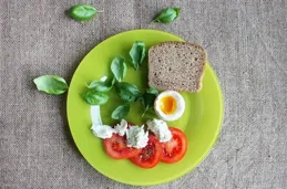 護腦飲食立大功！新研究：老年人堅持這樣吃，癡呆風險降低25%