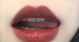 水靈靈動 閃閃發光：NARS「小粉金」唇蜜全新四色沁吻盛夏