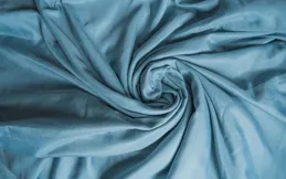 高檔羽絨服面料大揭秘：哪種材質才是真正的「王者」？