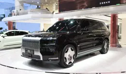 配2.0T雙電機、純電續航380km，3秒級破百，極氪9X還有哪些看點？