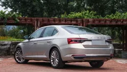 帕薩特真實體驗：爆款車的實力與槽點都在這了