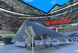 美媒：殲20與攻擊11開啟無人機集群協同作戰，中國再創全球首次