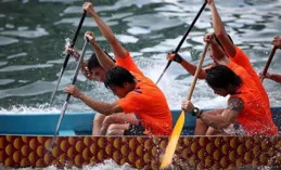 男人不管年紀多大，盡量別穿小腳褲、短褲，看著油膩不說還掉價