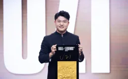 Viper將頭像換成Uzi名人堂皮膚，采訪時美言不斷，直言是華麗風格的代表