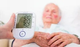 「少鹽少油」錯了？醫生直言：60歲後吃飯應該盡量做到這4點