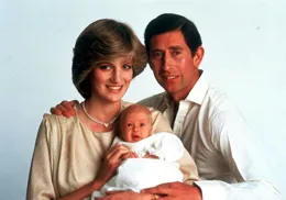 察爾斯也愛戴安娜漂亮的皮囊，買衣服鞋子從不摳門，13年花費千萬