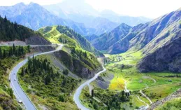 新疆克拉瑪依：獨庫公路迎客來