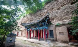 避暑旅遊：山水之間覓清涼