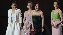 劉亦菲楊冪劉詩詩同裙不同美，美不必爭誰輸贏