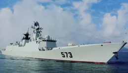 只有一艘054A！十艘國產軍艦匯聚造船廠，揮手就是一整支艦隊？