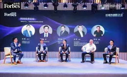 扁擔女孩最新進展：受邀新華社采訪，在餐館做暑假工，餐館名曝光！