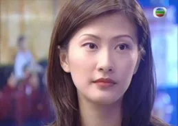 章澤天從英國回深圳，傳聞直接買下一層樓，打網球用百元廉價球拍