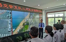 駕駛員走進交警指揮室，學習交通安全常識