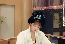 她長得太美被導演「據為己有」，同居27年沒證沒娃，63歲不治身亡