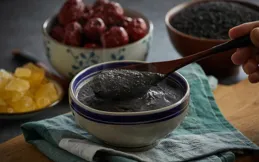 黑芝麻有什麽功效？適合什麽年齡段的人吃？