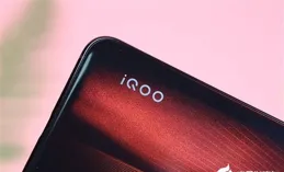 iQOO15曝光：驍龍8Elite2+超音波+2K直屏，或10月正式釋出