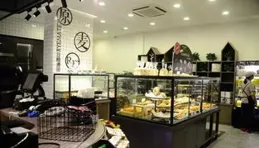 85後設計師楊清洪：把倉庫改成麥田展廳，讓老木頭在鄉村重生