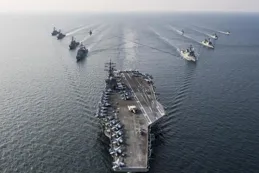 日本防衛省：發現兩艘中國航母首次同時在這一海域活動！外交部回應