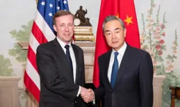泰國總理被停職，中方不到1小時作出回應，一句話很有人情味兒