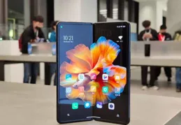 暑期購機攻略，三款年度旗艦折疊屏手機該選誰？