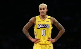 牛！湖人離不開的C！又簽1次，直接整出NBA第3個交易否決權