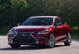 2025款全新 雷克薩斯ES 售價公布：價格太炸了！簡直是中年人專車