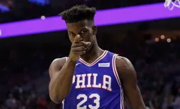 歷史上最強的矮個子球員是湯瑪斯，而不是艾佛森，曾多次擊敗喬丹