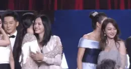 昔日姐妹花成「陌路」？張小斐首映哭紅眼，賈玲「不務正業」