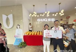 笑不活，「求北京便宜又難吃的特產，帶給領導！」