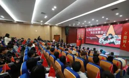 以偉大建黨精神鑄牢中國共產黨人精神支柱