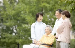 「親愛的陌生人你家人把我照顧的很好」，評論區笑麻了