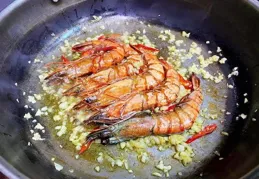 煮黑虎蝦總翻車？牢記這 4 個關鍵點，新手也能煮出餐廳級鮮嫩蝦肉